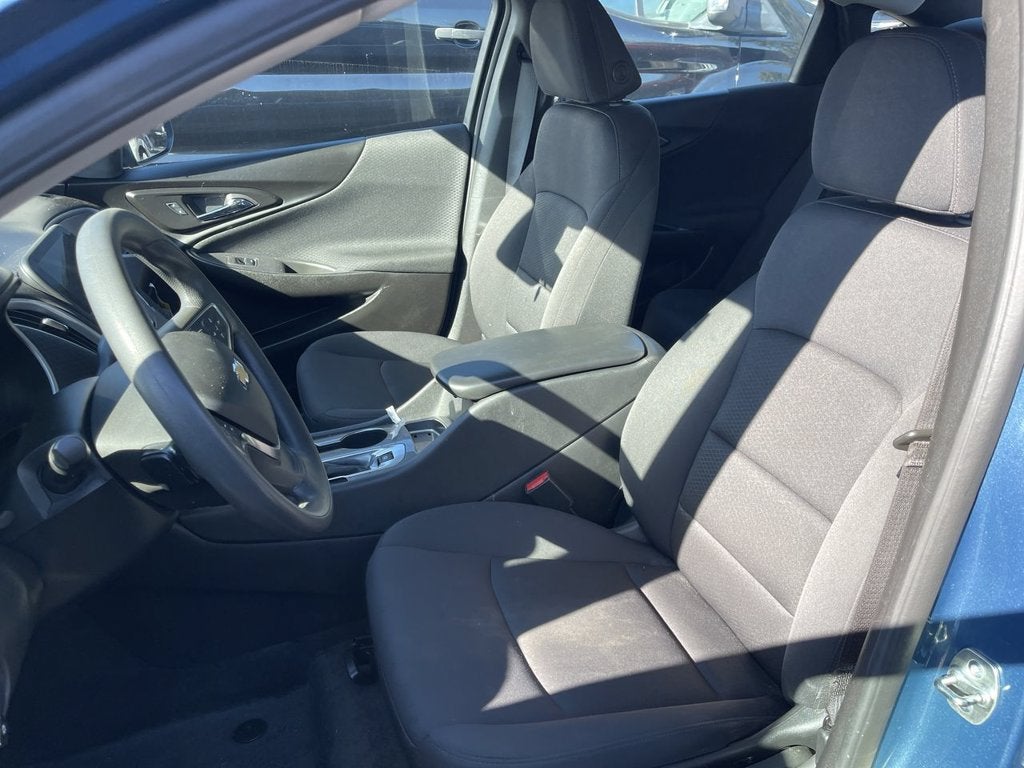2025 Chevrolet Malibu LS