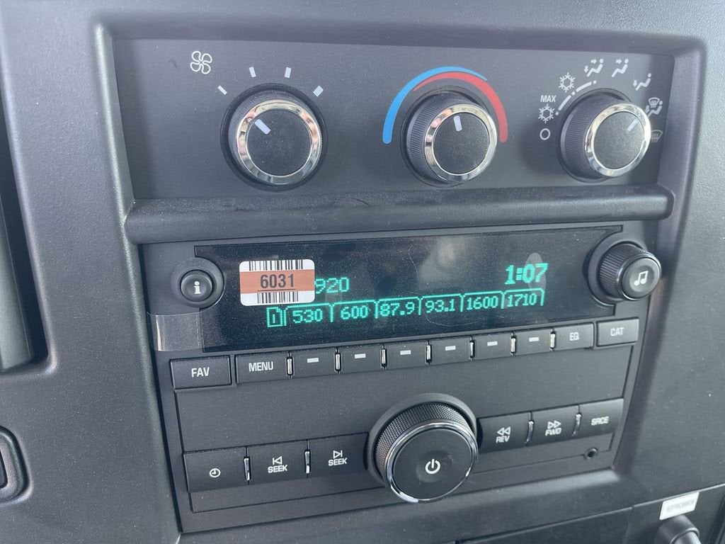 2025 Chevrolet Express Cutaway 3500 1WT