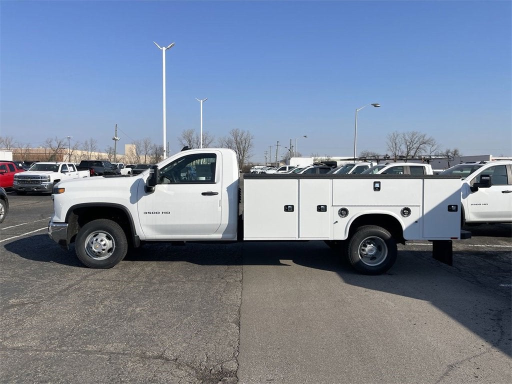 2025 Chevrolet Silverado 3500 HD Chassis Cab Work Truck