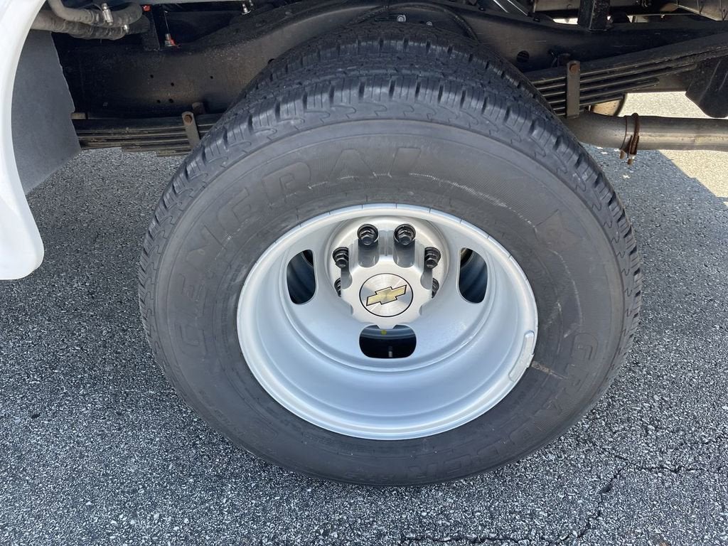 2025 Chevrolet Express Cutaway 3500 1WT