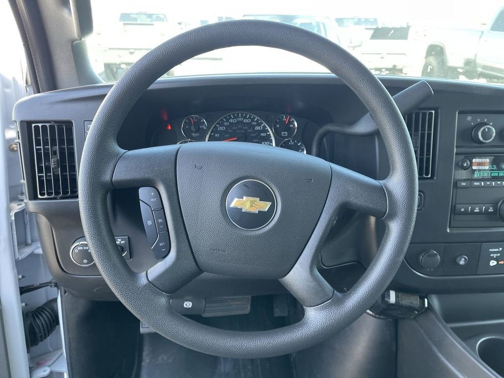 2025 Chevrolet Express Cutaway 3500 1WT