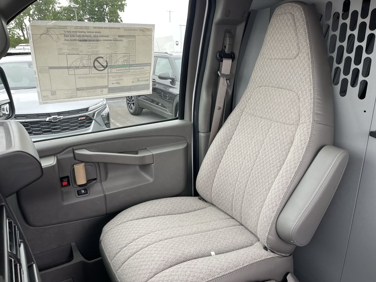 2025 Chevrolet Express Cargo WT