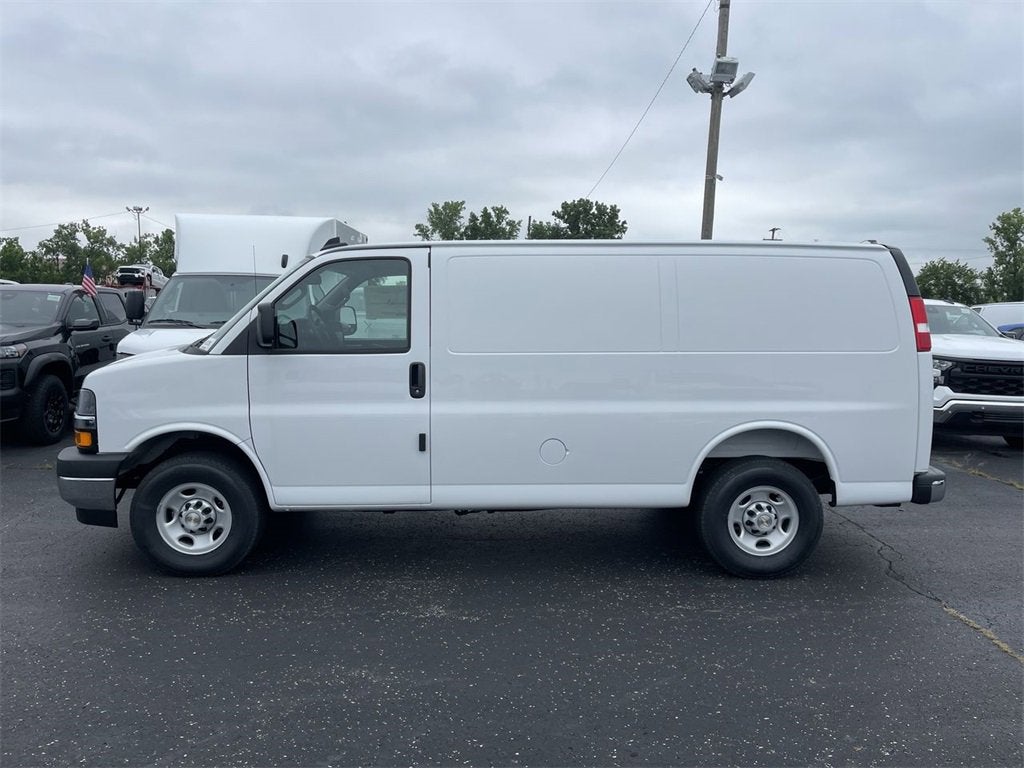 2025 Chevrolet Express Cargo 2500 WT