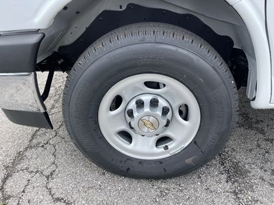 2025 Chevrolet Express Cargo WT