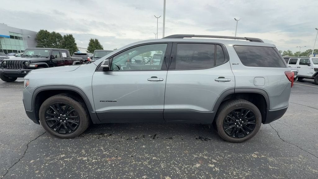 2023 GMC Acadia SLT
