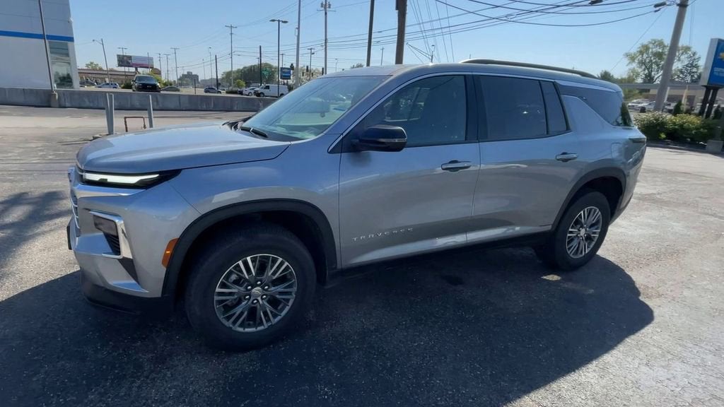 2025 Chevrolet Traverse LT