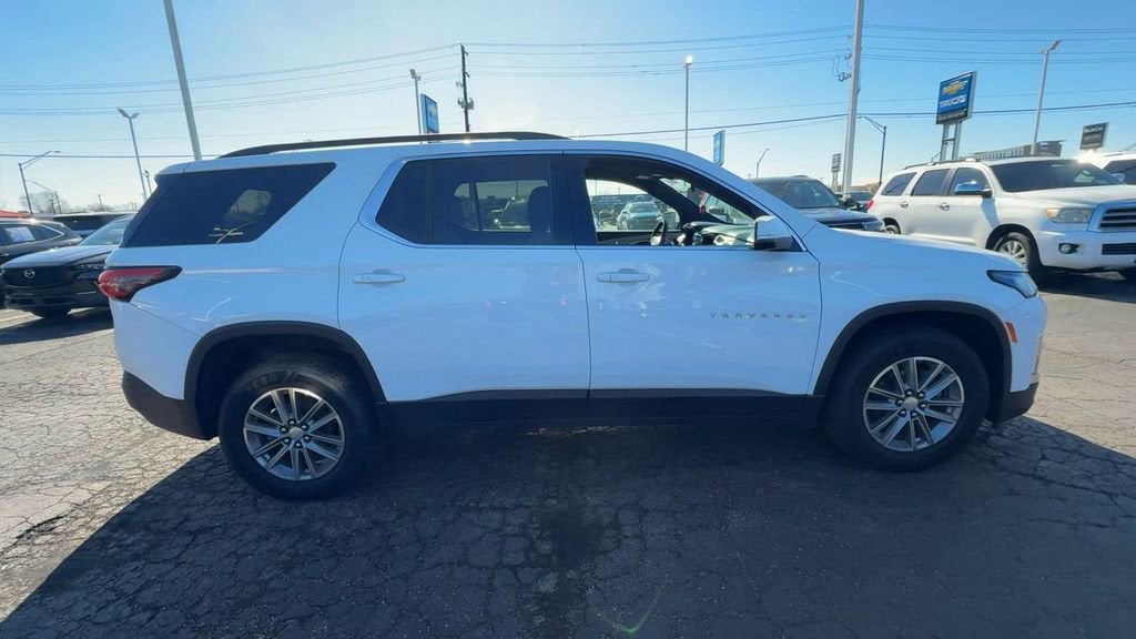 2022 Chevrolet Traverse LT Cloth