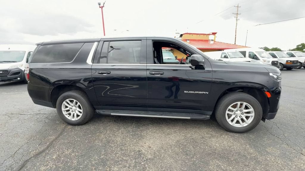 2023 Chevrolet Suburban LT