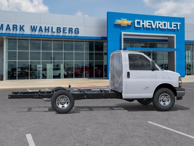 2026 Chevrolet Express Cutaway 3500 1WT