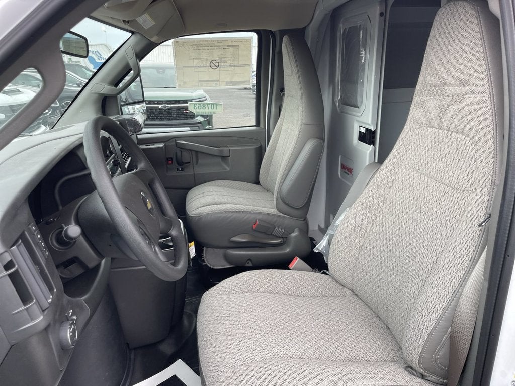 2026 Chevrolet Express Cutaway 3500 1WT