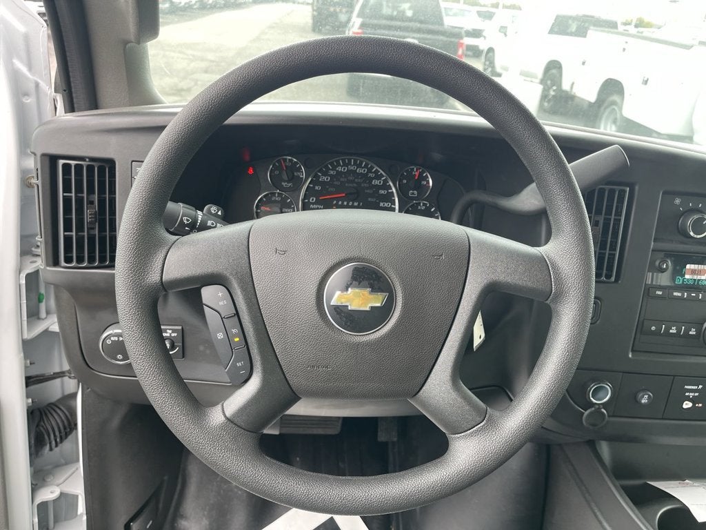 2026 Chevrolet Express Cutaway 3500 1WT