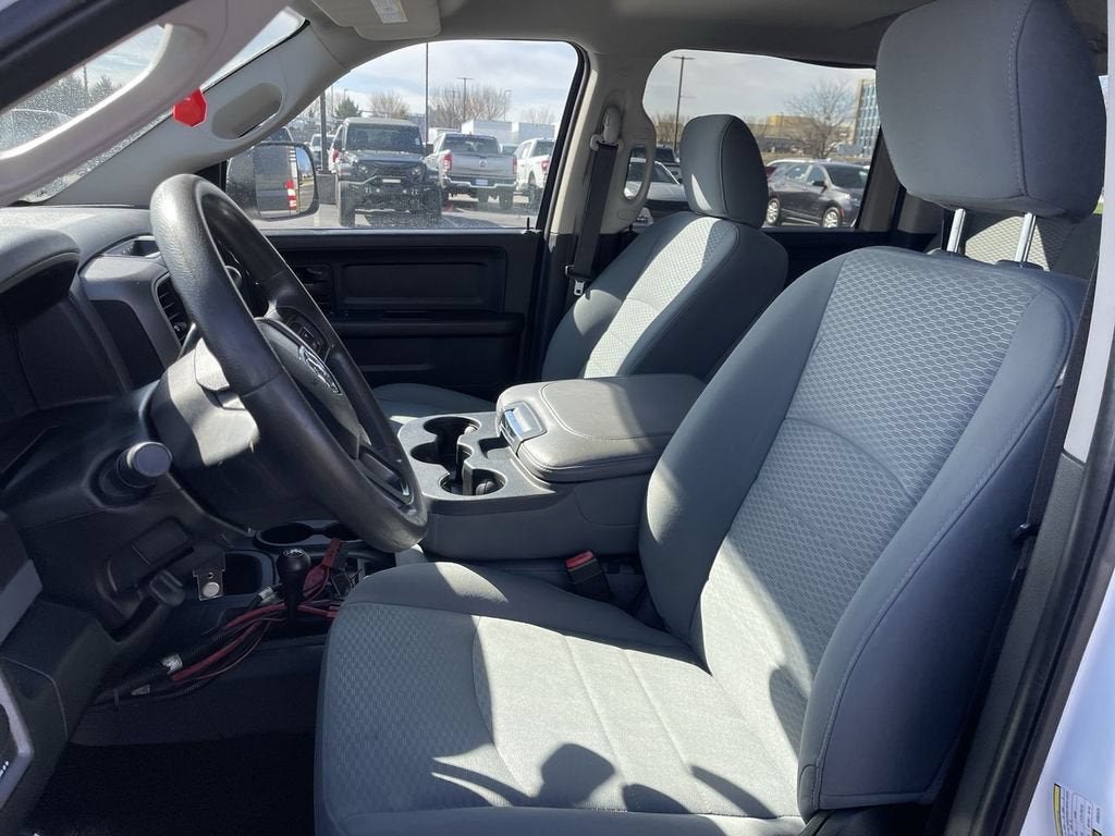 2018 RAM 3500 Tradesman Crew Cab 4x4 8' Box