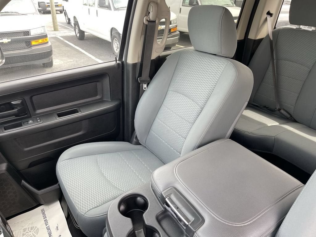 2018 RAM 3500 Tradesman Crew Cab 4x4 8' Box