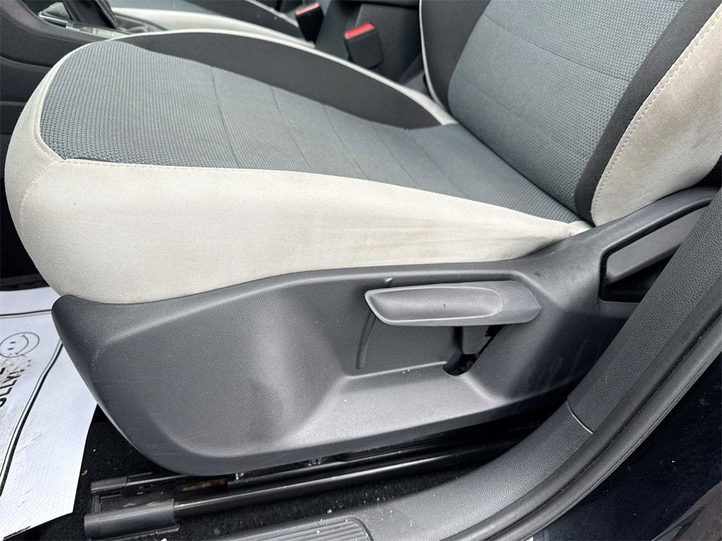 2025 Volkswagen Taos S