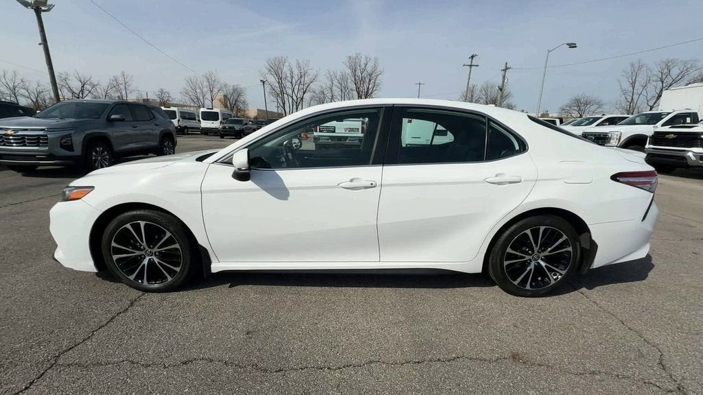 2020 Toyota Camry SE