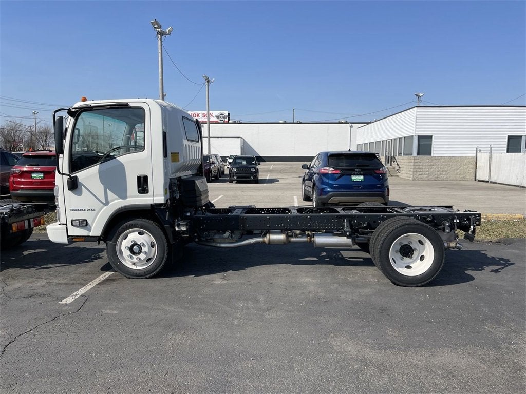2024 Chevrolet Low Cab Forward 5500 XG 5500