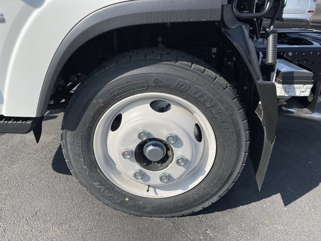 2024 Chevrolet Low Cab Forward 5500 XG 5500