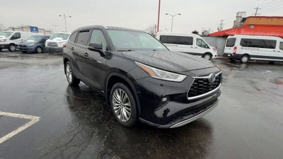 2021 Toyota Highlander Hybrid Platinum