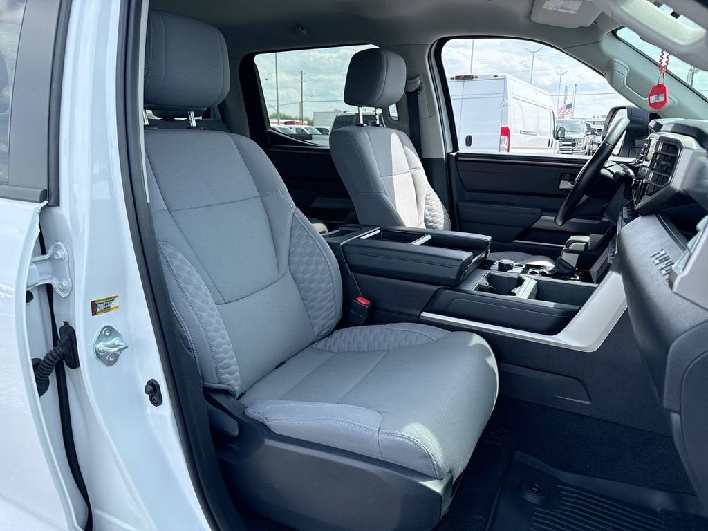 2024 Toyota Tundra 4WD SR5