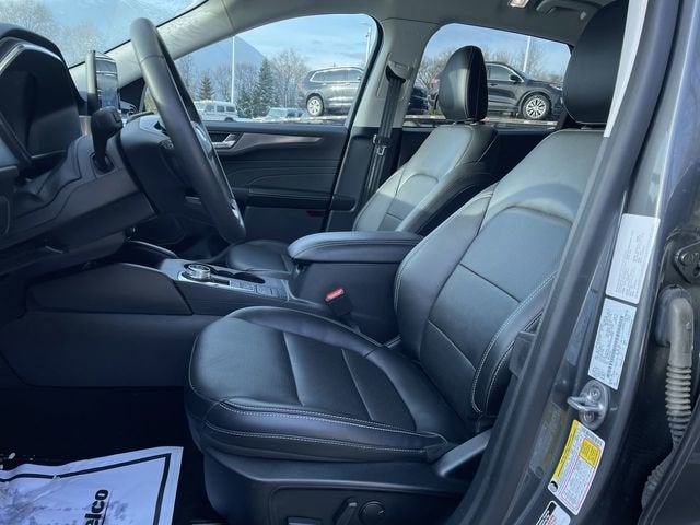 2022 Ford Escape Titanium Hybrid