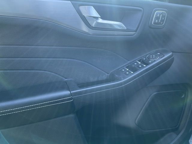 2022 Ford Escape Titanium Hybrid