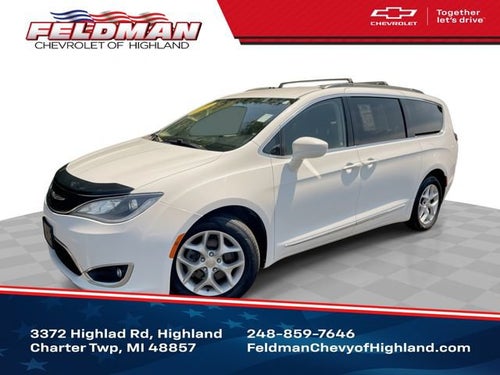 2017 Chrysler Pacifica Touring-L