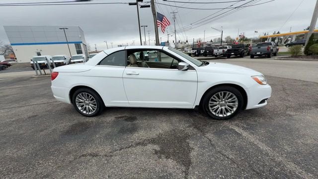 2013 Chrysler 200 Limited