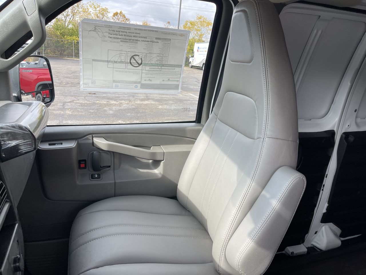 2025 Chevrolet Express Cargo WT