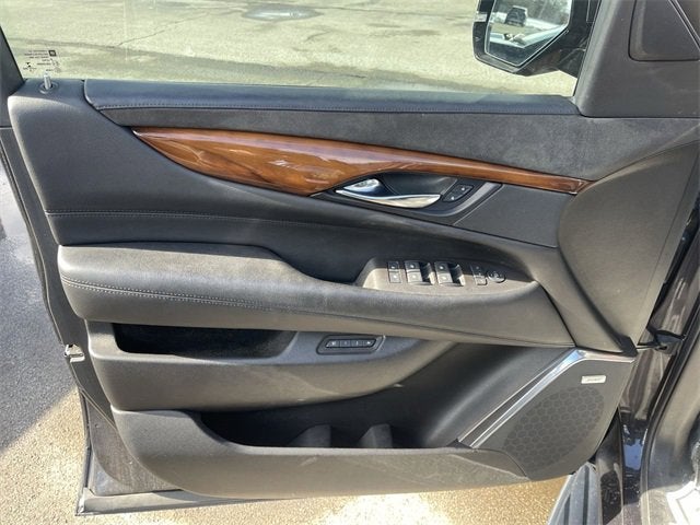 2016 Cadillac Escalade Luxury Collection