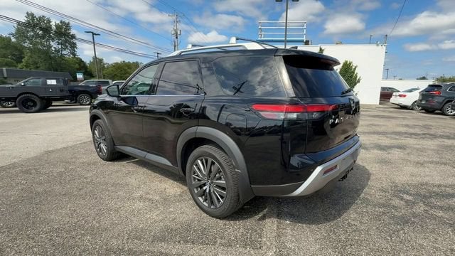 2023 Nissan Pathfinder SL 4WD
